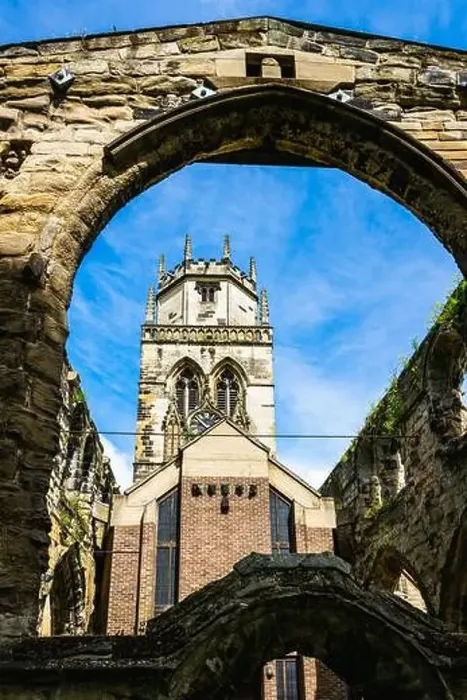 Framed Print : All Saints Church in Pontefract, West Yorkshire, England Framed Print : All Saints Church in Pontefract, West Yorkshire, England