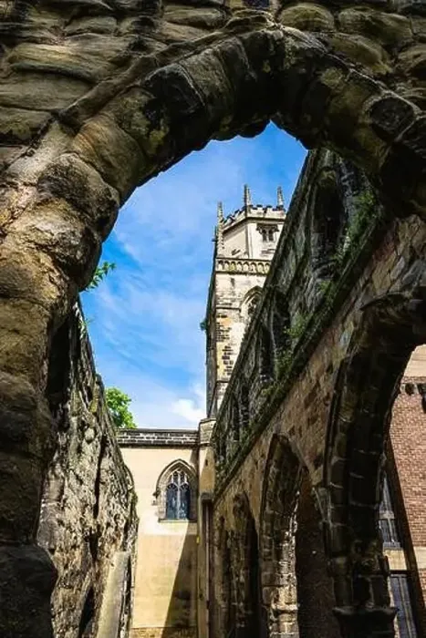 Framed Print : All Saints Church in Pontefract, West Yorkshire, England Framed Print : All Saints Church in Pontefract, West Yorkshire, England