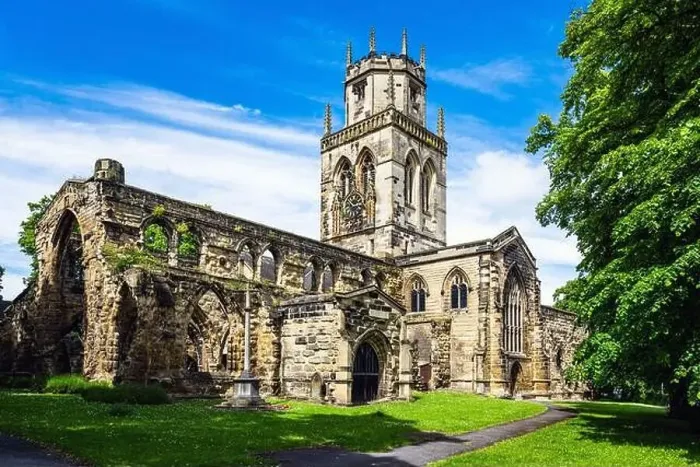Framed Print : All Saints Church in Pontefract, West Yorkshire, England Framed Print : All Saints Church in Pontefract, West Yorkshire, England