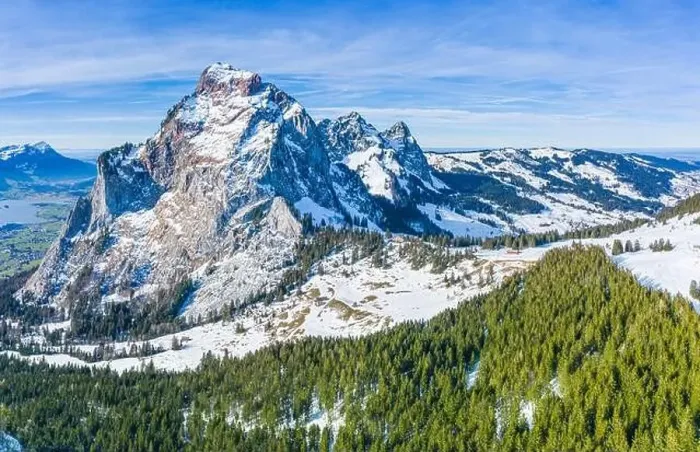 Framed Print : Alps in Switzerland. The top of Miten. Winter skiing region Framed Print : Alps in Switzerland. The top of Miten. Winter skiing region