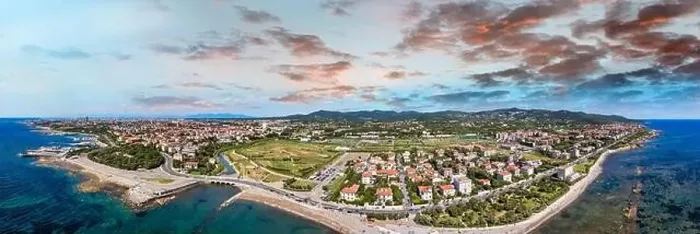 Framed Print : Amazing aerial view of Livorno and Lungomare, famous town of Tuscany. Italian coast from the drone Framed Print : Amazing aerial view of Livorno and Lungomare, famous town of Tuscany. Italian coast from the drone