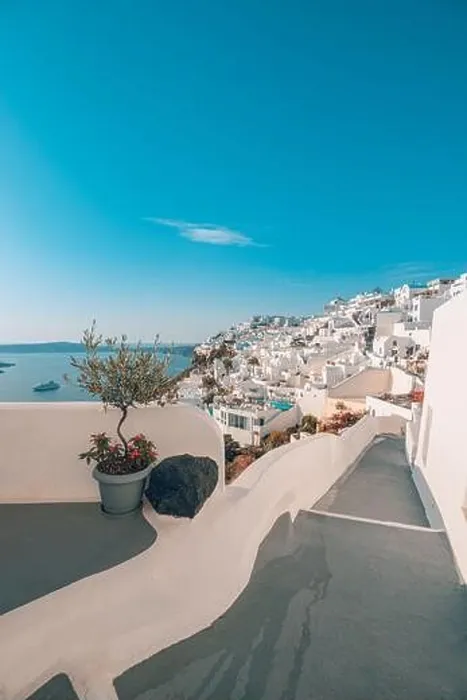 Framed Print : Amazing evening view over white architecture and romantic sunset light, Santorini, summer romance, honeymoon destination. Traveling concept, vacation Framed Print : Amazing evening view over white architecture and romantic sunset light, Santorini, summer romance, honeymoon destination. Traveling concept, vacation