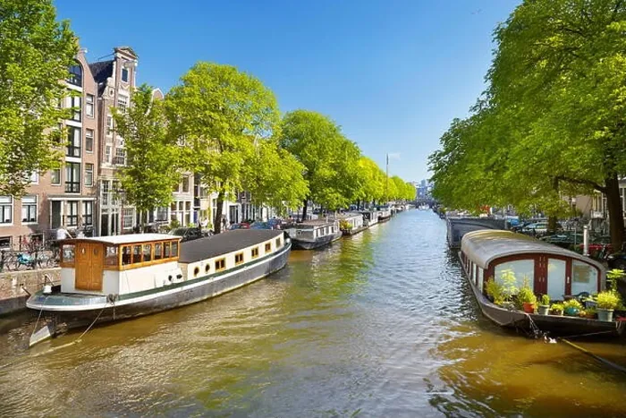 Framed Print : Amsterdam, Houseboat barge, Amsterdam canal - Holland, Netherlands Framed Print : Amsterdam, Houseboat barge, Amsterdam canal - Holland, Netherlands