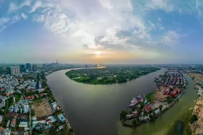 Framed Print : April 27, 2023: view of Ho Chi Minh City, Vietnam in the afternoon Framed Print : April 27, 2023: view of Ho Chi Minh City, Vietnam in the afternoon