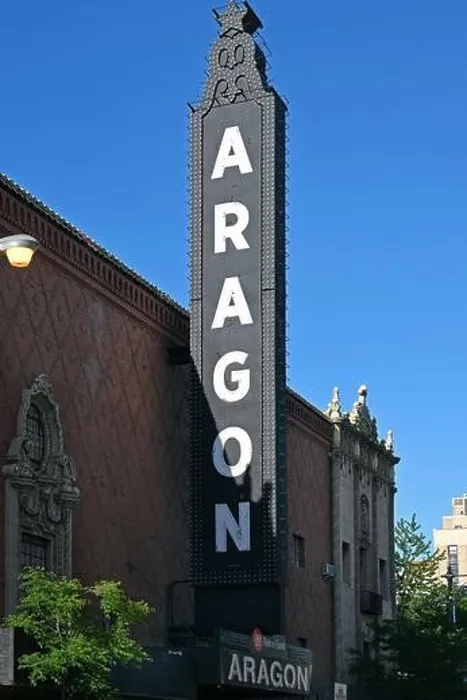 Framed Print : Aragon Ballroom in Uptown; Chicago, Illinois, Vereinigte Staaten von Amerika Framed Print : Aragon Ballroom in Uptown; Chicago, Illinois, Vereinigte Staaten von Amerika