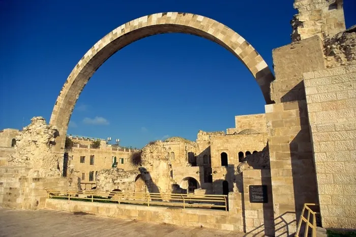Framed Print : Arch of the Hurva Synagogue in the Jewish Quarter of the Old City of Jerusalem, Israel, Middle East Framed Print : Arch of the Hurva Synagogue in the Jewish Quarter of the Old City of Jerusalem, Israel, Middle East
