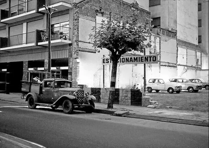 Framed Print : ARG 257B Mar Del Plata Argentina car park with vintage car parked on the road