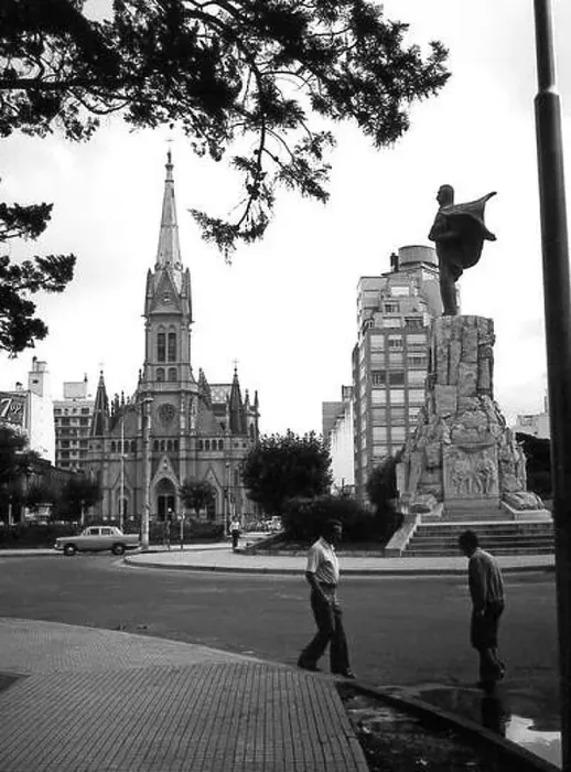 Framed Print : ARG 258A Mar Del Plata Argentina 1973 cathedral and statue of San Martin street scene with men crossing road Framed Print : ARG 258A Mar Del Plata Argentina 1973 cathedral and statue of San Martin street scene with men crossing road