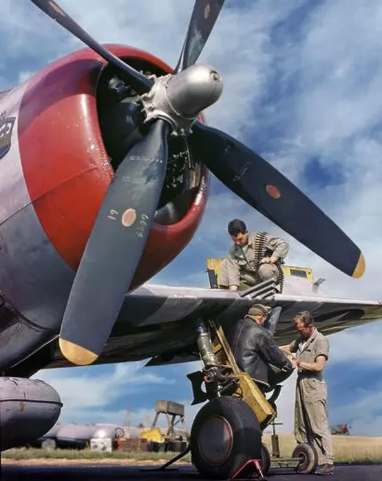 Framed Print : Armourers loading ammunition and bombs on a Republic P-47 Thunderbolt Framed Print : Armourers loading ammunition and bombs on a Republic P-47 Thunderbolt