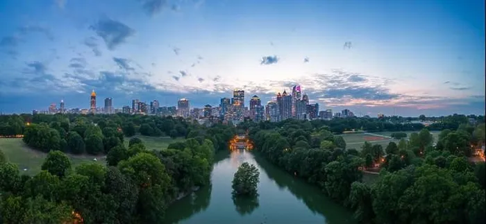 Framed Print : Atlanta, Georgia, USA overlooking Piedmont Park at dusk Framed Print : Atlanta, Georgia, USA overlooking Piedmont Park at dusk
