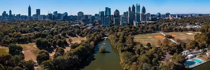 Framed Print : Atlanta, USA: November 1, 2023- 180 degree panorama view of Atlanta skyline shot from Piedmont park on beautiful Sunday