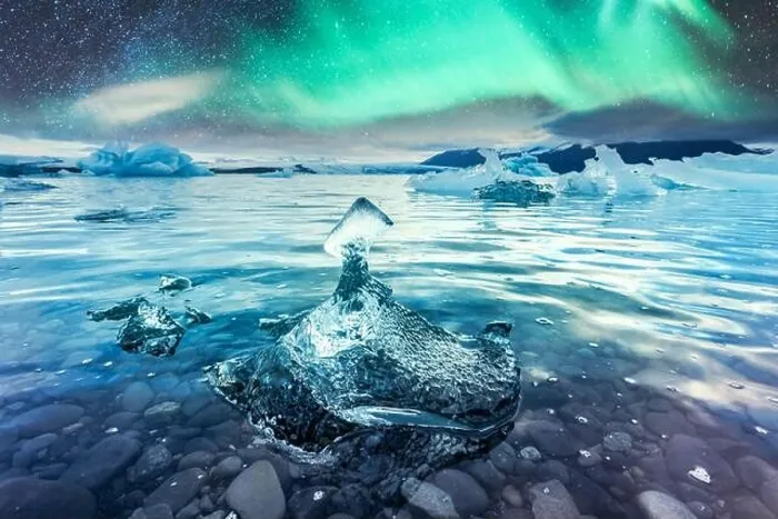 Framed Print : Aurora borealis northen light and icebergs in Jokulsarlon glacial lagoon. Vatnajokull National Park, southeast Iceland, Europe. Landscape photography Framed Print : Aurora borealis northen light and icebergs in Jokulsarlon glacial lagoon. Vatnajokull National Park, southeast Iceland, Europe. Landscape photography