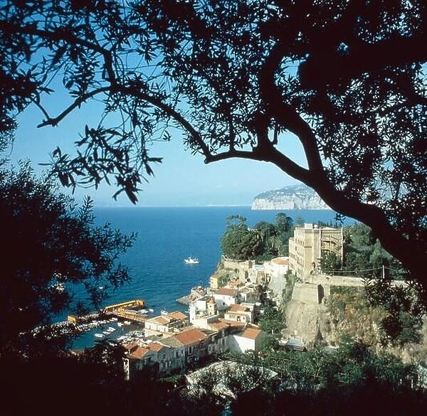 Aussicht auf die Küste von Sorrent, Italien 1980er Jahre. View on th coast of Sorrento, Italy 1980s