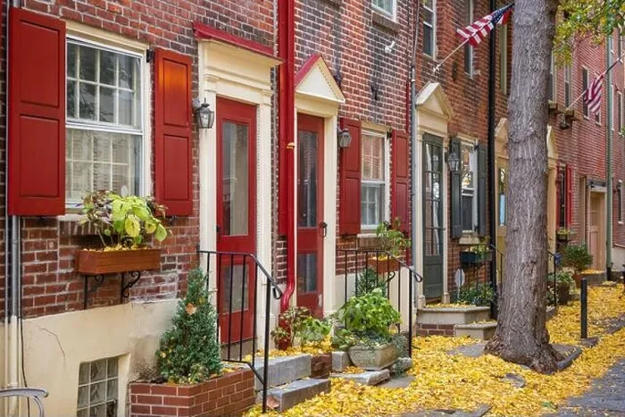 Framed Print : Autumn alleyway in a traditional neighborhood in Philadelphia, Pennsylvania, USA Framed Print : Autumn alleyway in a traditional neighborhood in Philadelphia, Pennsylvania, USA