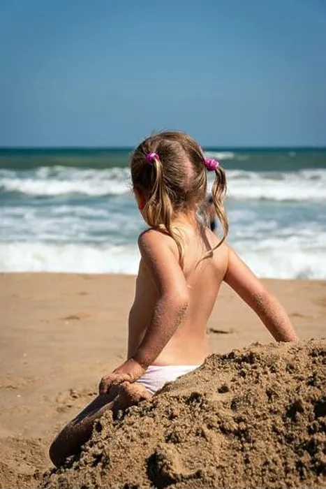 Framed Print : Baby girl in summertime rear view Framed Print : Baby girl in summertime rear view