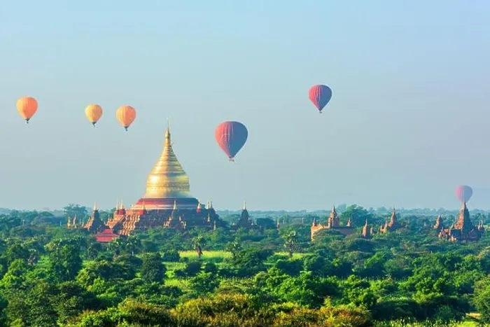 Framed Print : Bagan, Myanmar ancient temple ruins landscape with hot air balloons Framed Print : Bagan, Myanmar ancient temple ruins landscape with hot air balloons