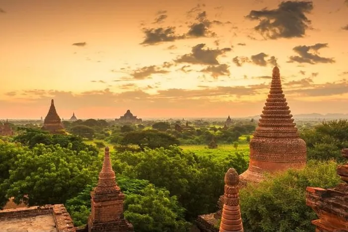 Framed Print : Bagan, Myanmar temples in the Archaeological Zone at dusk Framed Print : Bagan, Myanmar temples in the Archaeological Zone at dusk