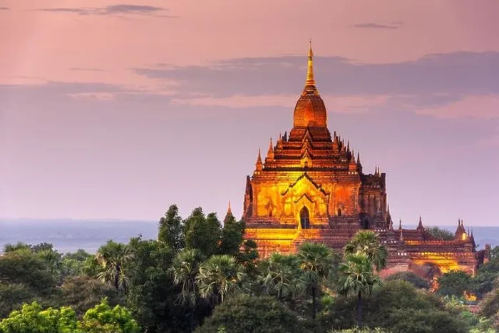 Framed Print : Bagan, Myanmar temples in the Archaeological Zone at dusk Framed Print : Bagan, Myanmar temples in the Archaeological Zone at dusk