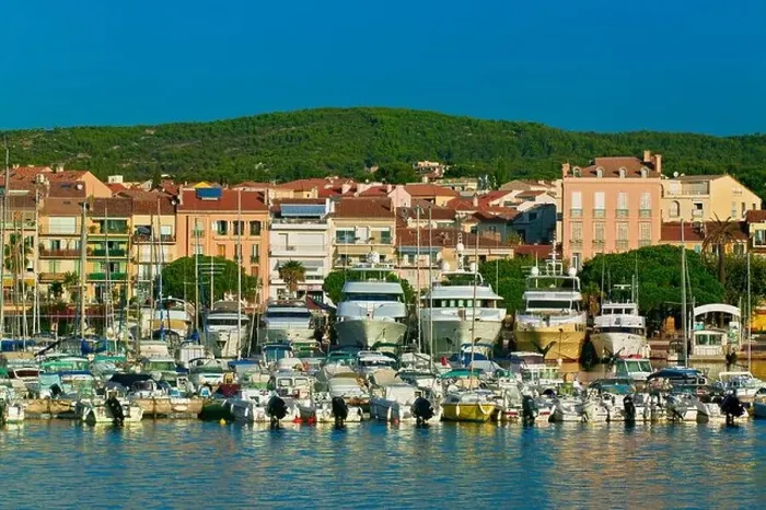 Framed Print : Bandol, Var, Provence, France Framed Print : Bandol, Var, Provence, France