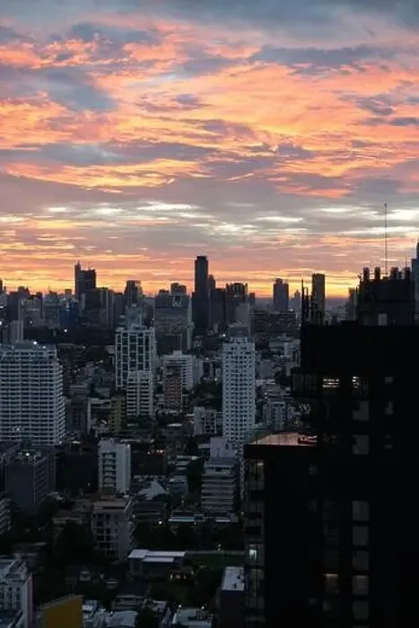 Framed Print : Bangkok at sunset with beautiful orange skies and view of a swimming pool in a rooftop, Thailand Framed Print : Bangkok at sunset with beautiful orange skies and view of a swimming pool in a rooftop, Thailand