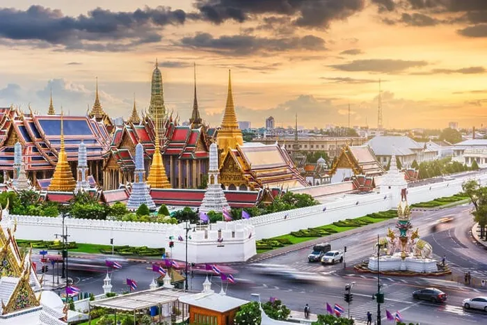 Framed Print : Bangkok, Thailand at the Temple of the Emerald Buddha and Grand Palace at dusk Framed Print : Bangkok, Thailand at the Temple of the Emerald Buddha and Grand Palace at dusk