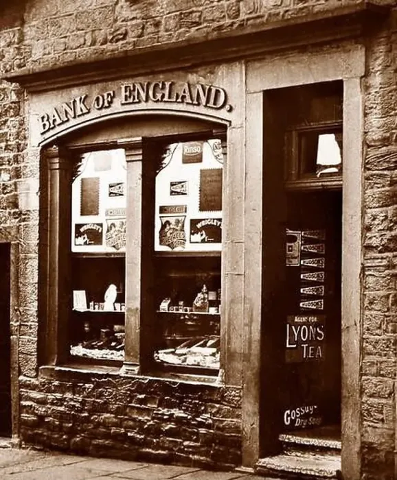 Framed Print : Bank of England shop, Burnley, Lancashire, early 1900s Framed Print : Bank of England shop, Burnley, Lancashire, early 1900s