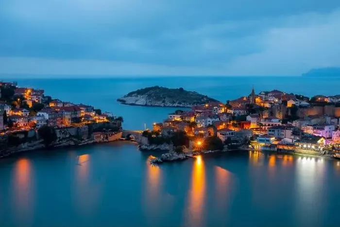Framed Print : Beautiful cityscape on the mountains over Black-sea, Amasra. Amasra traditional Turkish architecture Framed Print : Beautiful cityscape on the mountains over Black-sea, Amasra. Amasra traditional Turkish architecture
