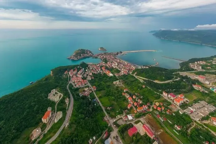 Framed Print : Beautiful cityscape on the mountains over Black-sea, Amasra. Amasra traditional Turkish architecture Framed Print : Beautiful cityscape on the mountains over Black-sea, Amasra. Amasra traditional Turkish architecture