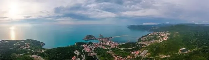 Framed Print : Beautiful cityscape on the mountains over Black-sea, Amasra. Amasra traditional Turkish architecture Framed Print : Beautiful cityscape on the mountains over Black-sea, Amasra. Amasra traditional Turkish architecture