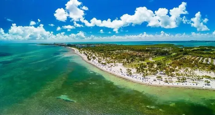 Framed Print : Beautiful Crandon Park beach in Key Biscayne in Miami, USA Framed Print : Beautiful Crandon Park beach in Key Biscayne in Miami, USA