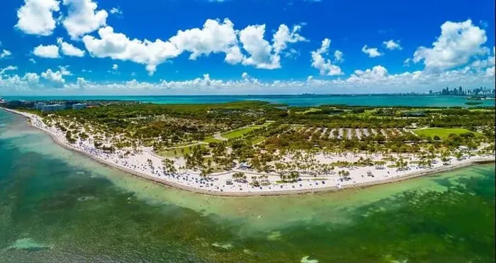 Framed Print : Beautiful Crandon Park beach in Key Biscayne in Miami, USA Framed Print : Beautiful Crandon Park beach in Key Biscayne in Miami, USA
