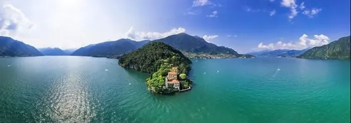 Framed Print : beautiful lakes of northern Italy Como lake - romantic Lago di Como Framed Print : beautiful lakes of northern Italy Como lake - romantic Lago di Como