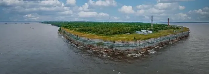 Framed Print : Beautiful limestone cliff at the top of the Pakri peninsula Framed Print : Beautiful limestone cliff at the top of the Pakri peninsula
