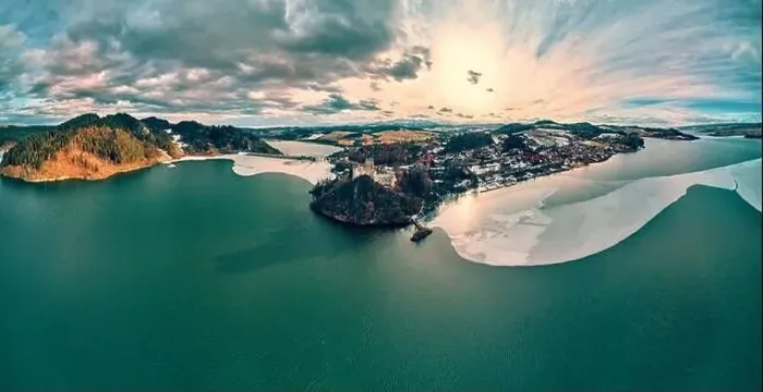 Framed Print : Beautiful panoramic aerial drone view to the Niedzica Castle also known as Dunajec Castle