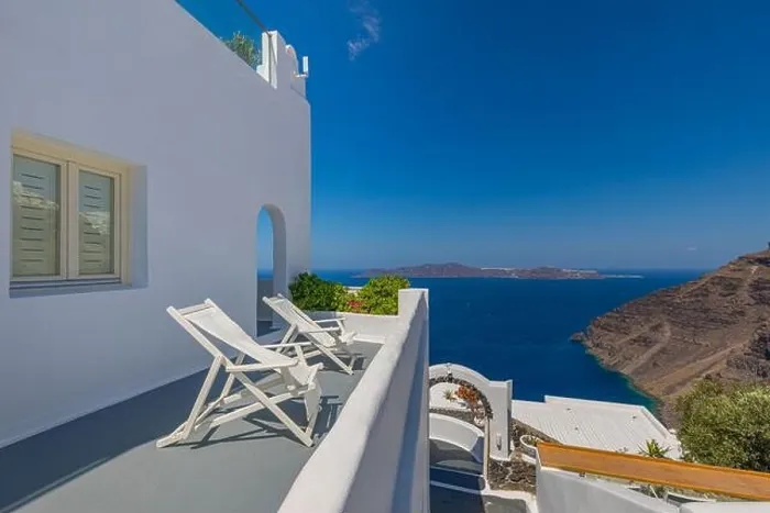 Framed Print : Beautiful panoramic street view on the mediterranean blue sea, caldera and volcano. Traditional white architecture of Santorini island, Thira, Greece Framed Print : Beautiful panoramic street view on the mediterranean blue sea, caldera and volcano. Traditional white architecture of Santorini island, Thira, Greece