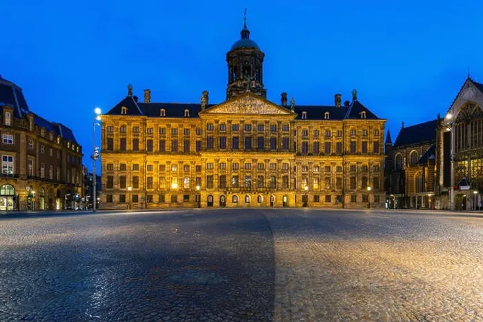 Framed Print : Beautiful winter view of the Royal Palace on the dam square in Amsterdam, the Netherlands Framed Print : Beautiful winter view of the Royal Palace on the dam square in Amsterdam, the Netherlands