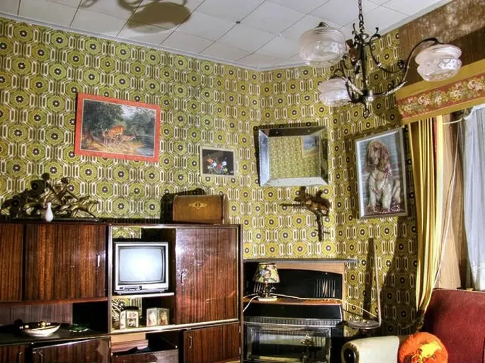 Framed Print : BELGIUM: FLASHBACK photos show this home where time has stood still since the 1960's when it was mysteriously abandoned Framed Print : BELGIUM: FLASHBACK photos show this home where time has stood still since the 1960's when it was mysteriously abandoned