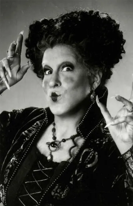 Framed Print : Bette Midler in the movie Hocus Pocus, 1993 Framed Print : Bette Midler in the movie Hocus Pocus, 1993