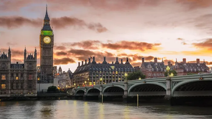 Framed Print : Big Ben and the Westminster Bridge at sunset in London (UK). July 2017. Landscape format Framed Print : Big Ben and the Westminster Bridge at sunset in London (UK). July 2017. Landscape format