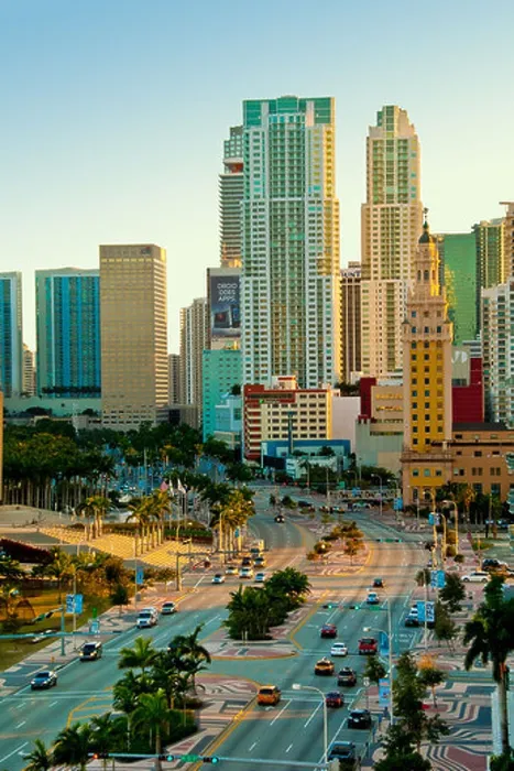 Framed Print : Biscayne Boulevard and the skyline of Miami, Florida, USA Framed Print : Biscayne Boulevard and the skyline of Miami, Florida, USA