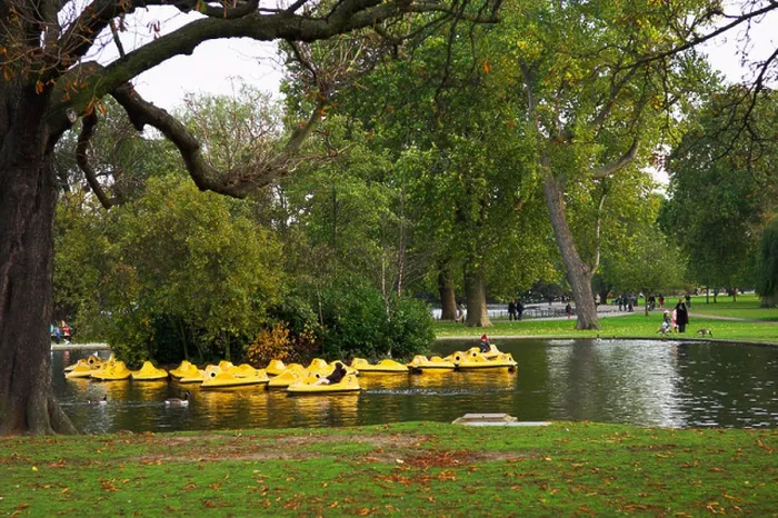 Framed Print : Boating lack Regents Park London Framed Print : Boating lack Regents Park London