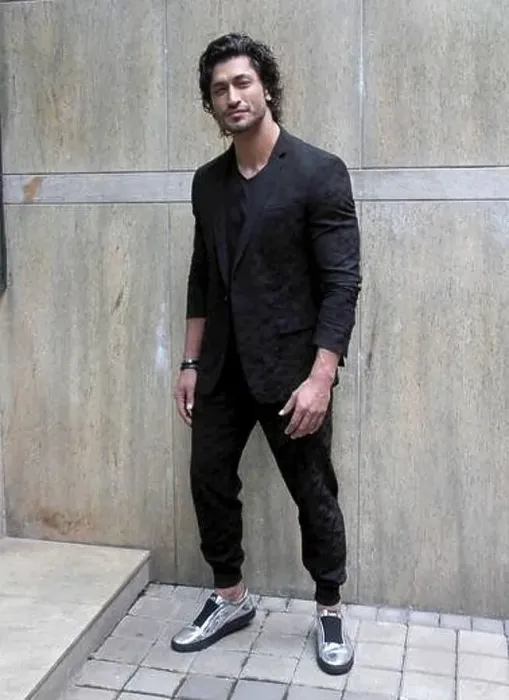 Framed Print : Bollywood actor Vidyut Jammwal during the launch of song Gal Ban Gayi, in Mumbai, India on September 7, 2016 Framed Print : Bollywood actor Vidyut Jammwal during the launch of song Gal Ban Gayi, in Mumbai, India on September 7, 2016