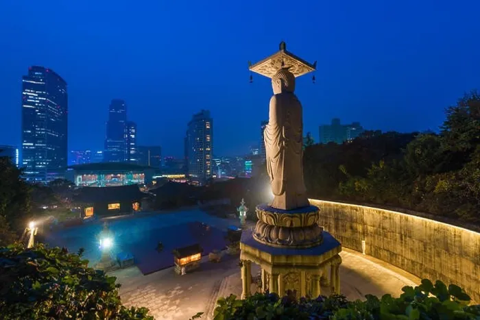 Framed Print : Bongeunsa Temple in the Gangnam District of Seoul, Korea Framed Print : Bongeunsa Temple in the Gangnam District of Seoul, Korea