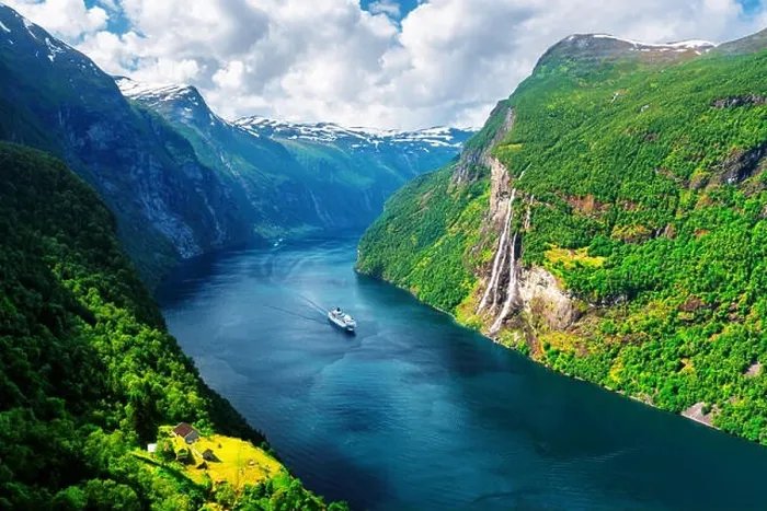 Framed Print : Breathtaking view of Sunnylvsfjorden fjord Framed Print : Breathtaking view of Sunnylvsfjorden fjord