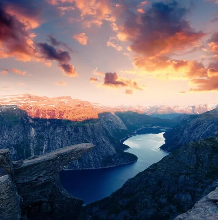 Framed Print : Breathtaking view of Trolltunga rock Framed Print : Breathtaking view of Trolltunga rock