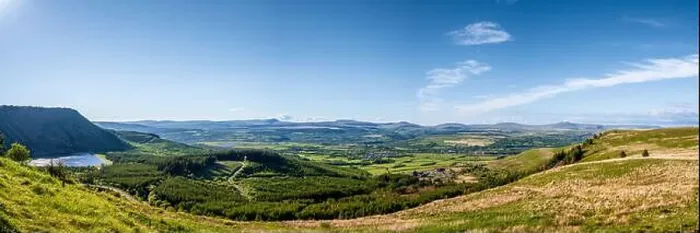 Framed Print : Brecon Beacons from Rhigos Viewpoint, Wales, UK