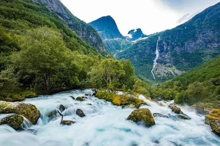 Framed Print : Briksdalsbreen is a glacier arm of Jostedalsbreen, and a lake, Briksdalsbre, Norway Framed Print : Briksdalsbreen is a glacier arm of Jostedalsbreen, and a lake, Briksdalsbre, Norway