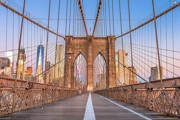 Brooklyn Bridge Promenade with the New York City skyline