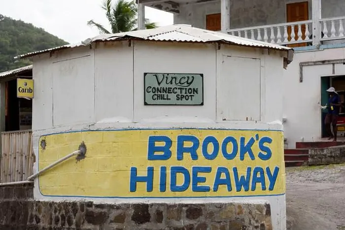 Framed Print : Brook's Hideaway bar and restaurant, Port Elizabeth, Bequia Island, St Vincent & the Grenadines, Caribbean Framed Print : Brook's Hideaway bar and restaurant, Port Elizabeth, Bequia Island, St Vincent & the Grenadines, Caribbean