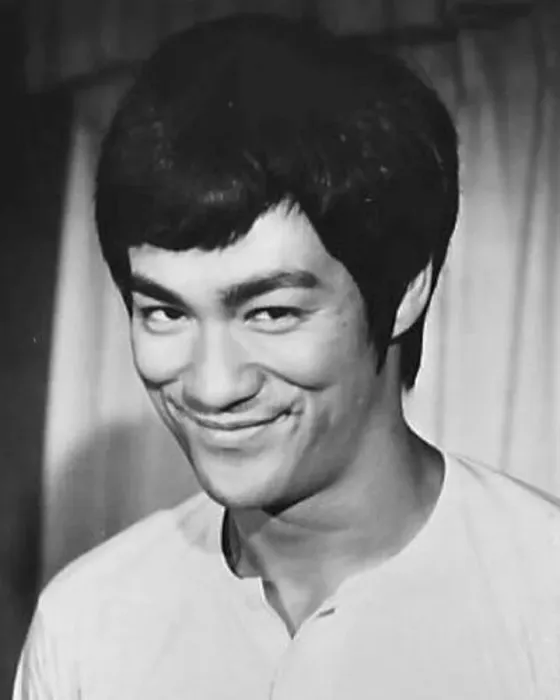 Framed Print : Bruce Lee 1973 (cropped) Framed Print : Bruce Lee 1973 (cropped)